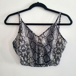 Super cute snack skin cropped tank! 3/15